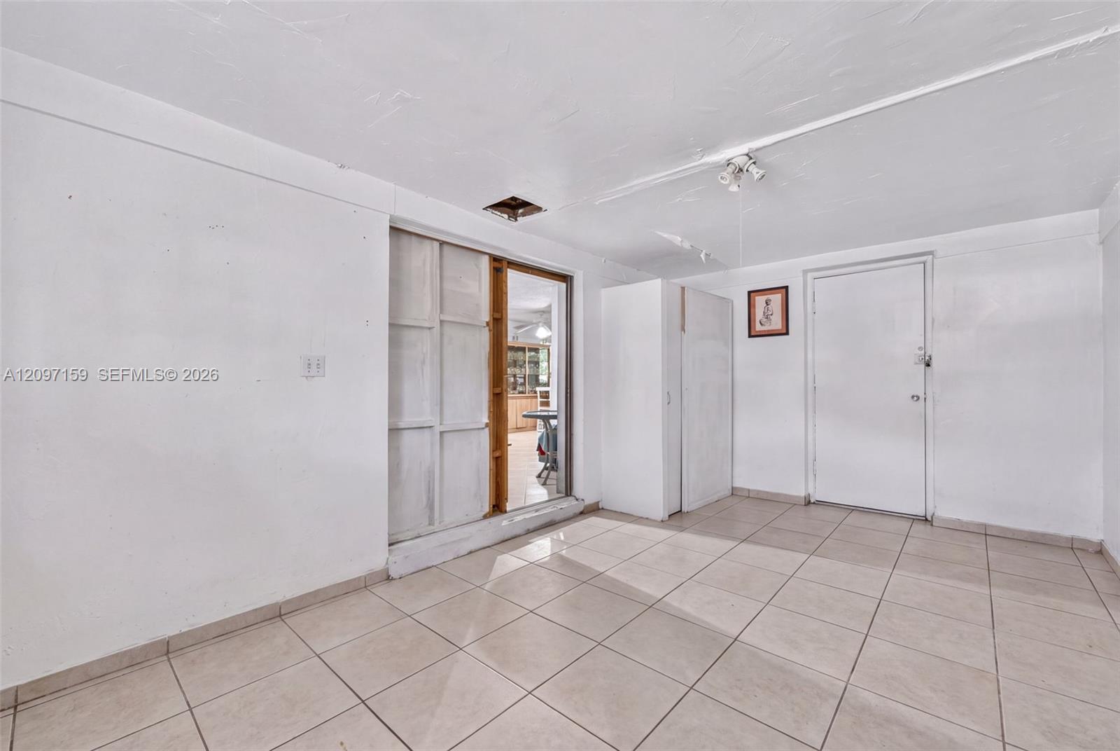 3020 SW 8th Street gallery image #15