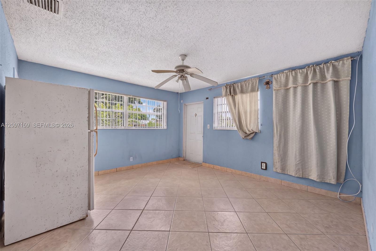 3020 SW 8th Street gallery image #18