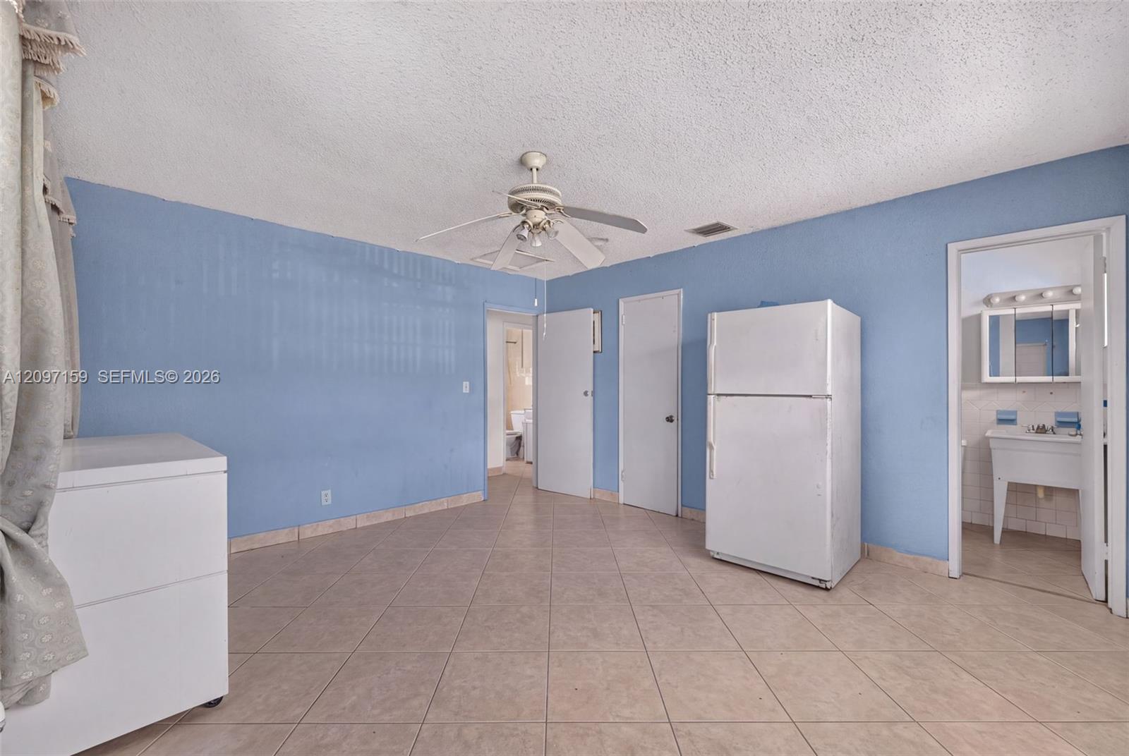 3020 SW 8th Street gallery image #19
