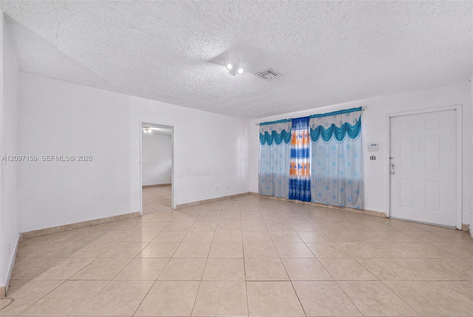 3020 SW 8th Street gallery image #8