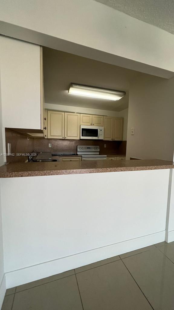 6950 Miami Gardens Drive