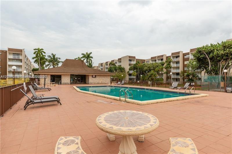 6950 Miami Gardens Drive