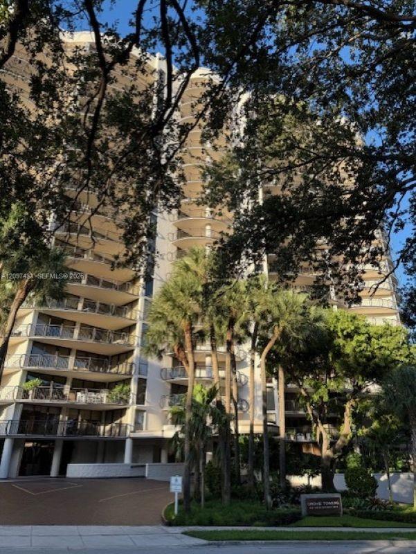 2843 S Bayshore Drive
