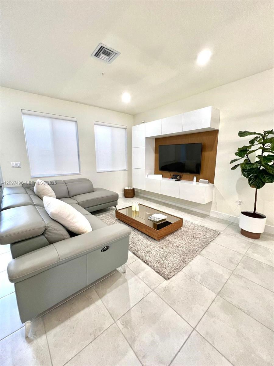 6455 NW 103rd Place gallery image #12