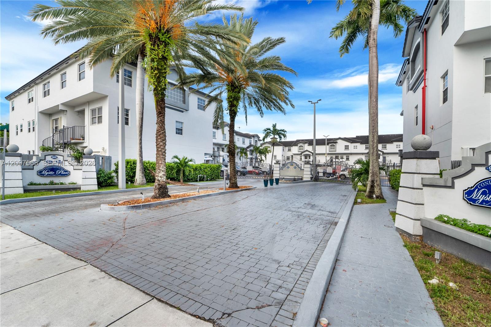 955 NW 82nd Avenue