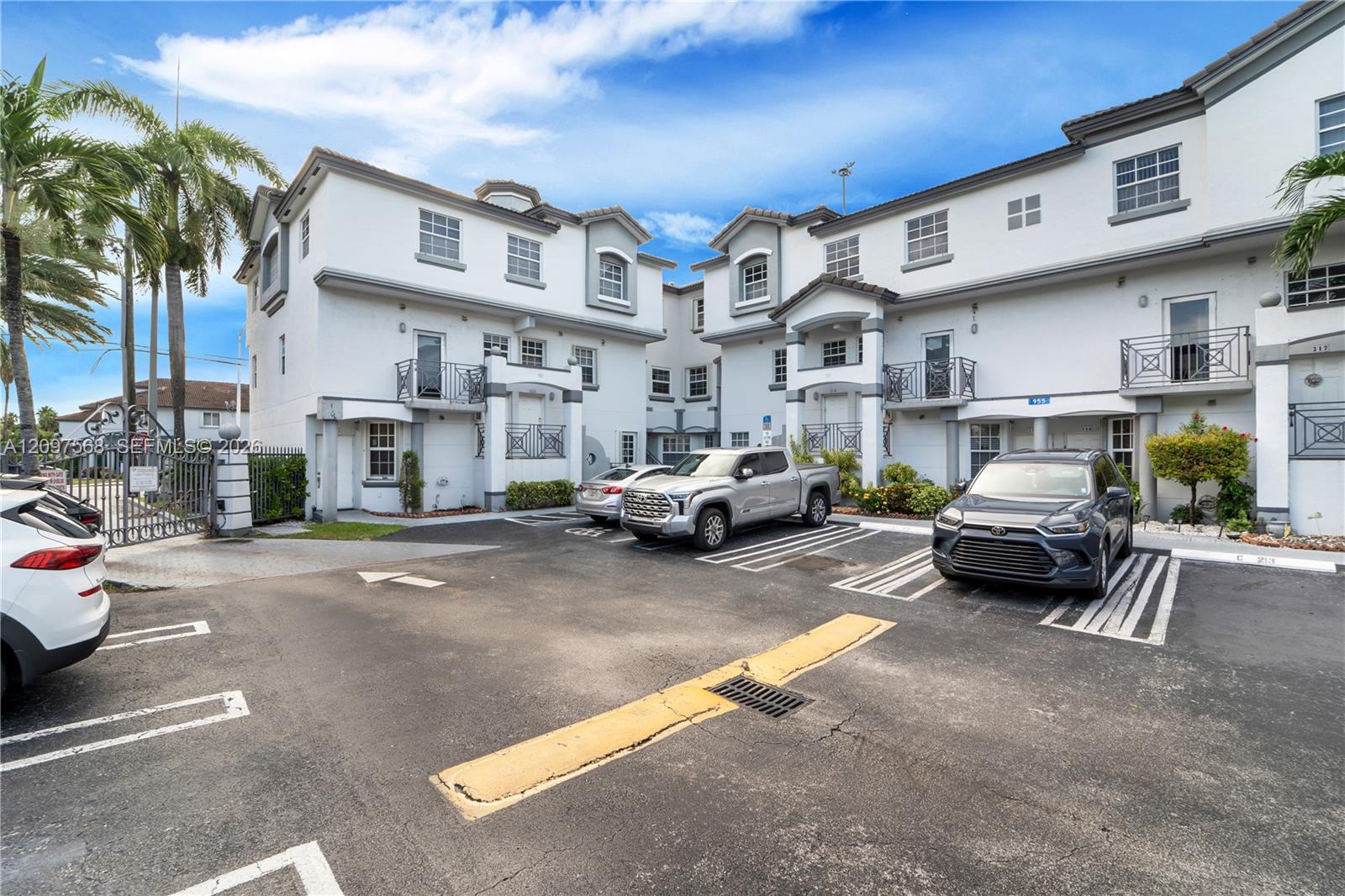 955 NW 82nd Avenue