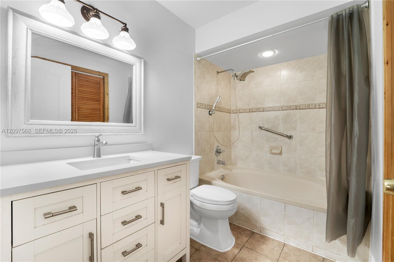 955 NW 82nd Avenue