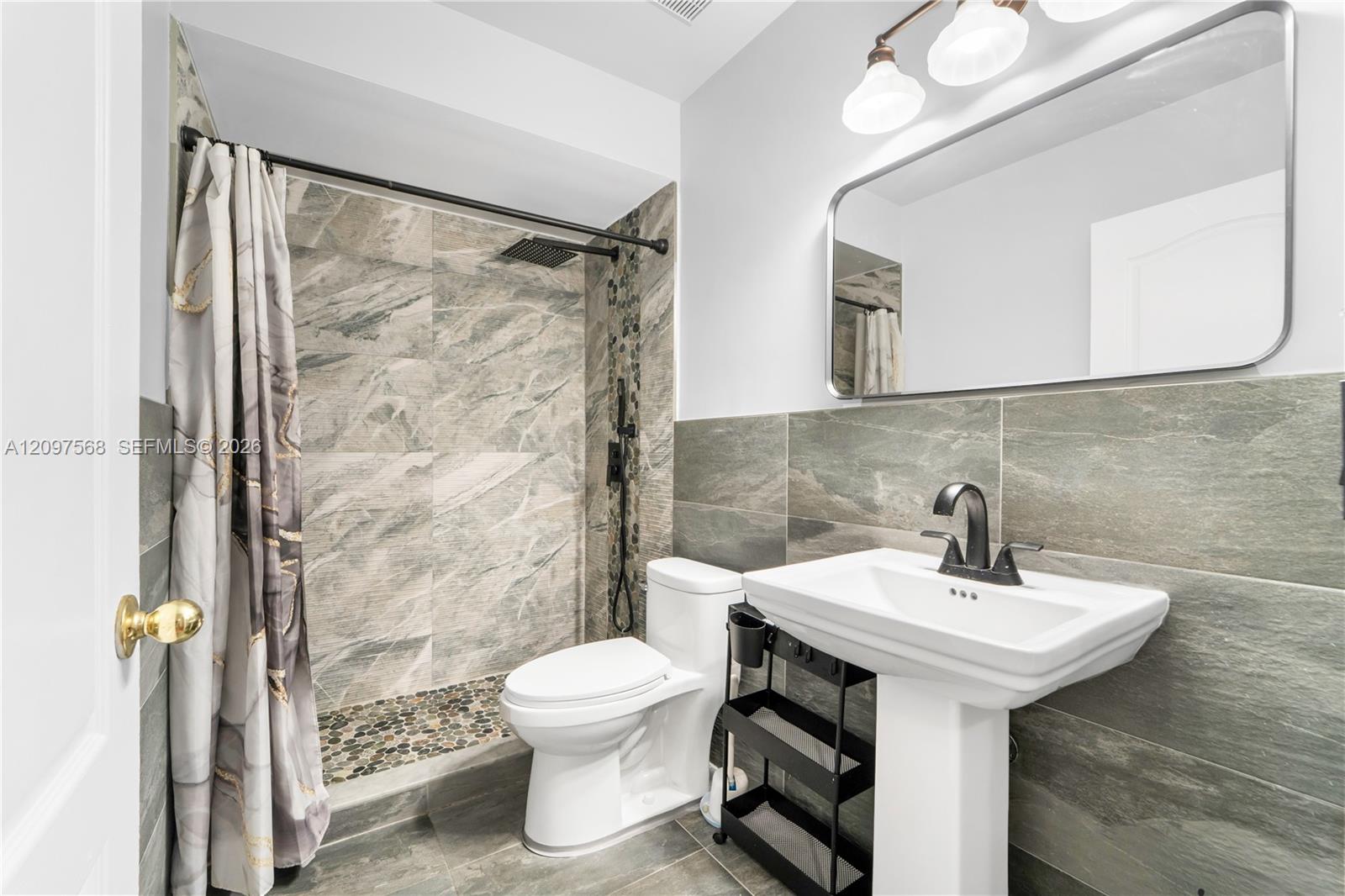 955 NW 82nd Avenue