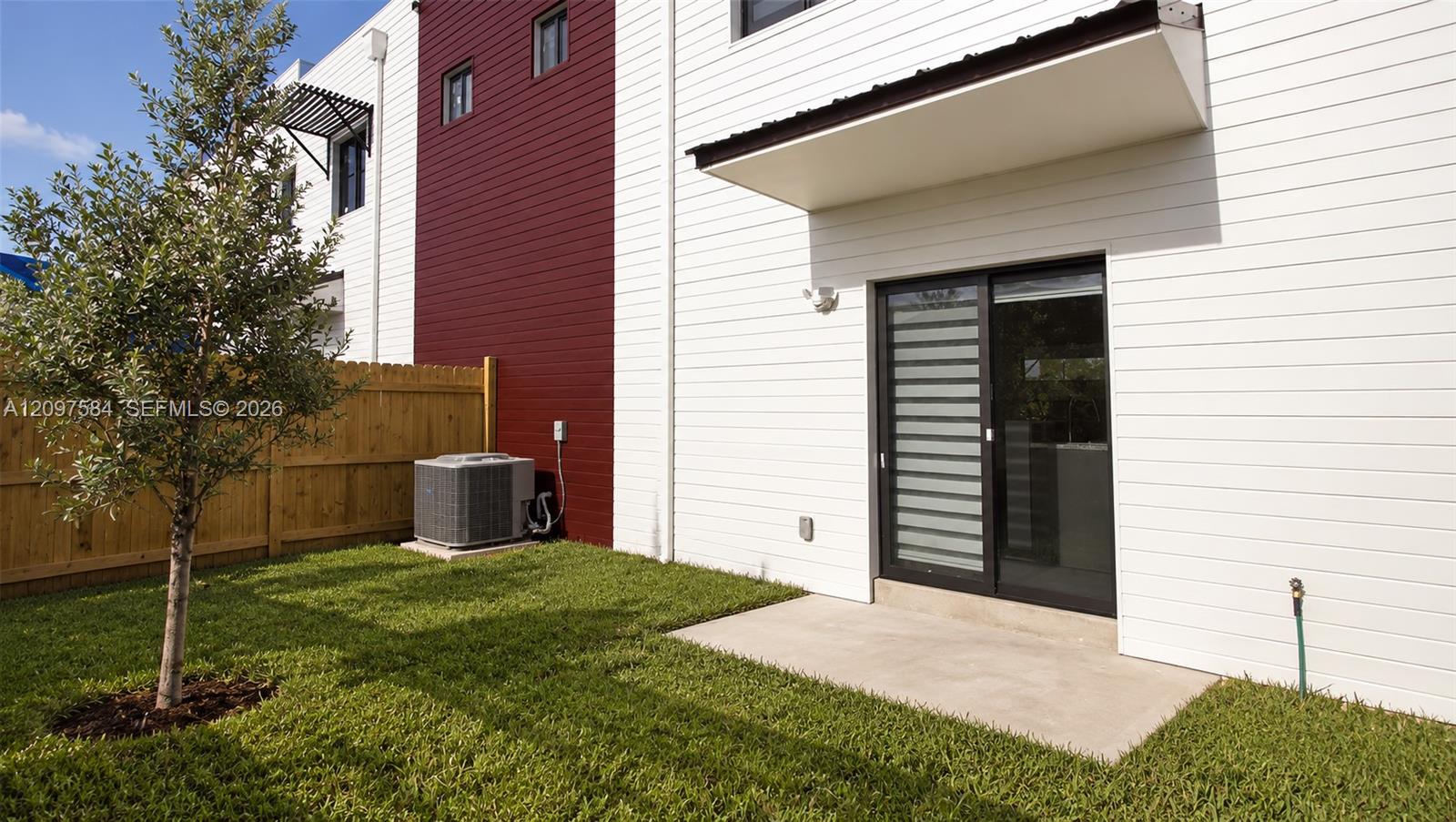 916 NW 8th Street