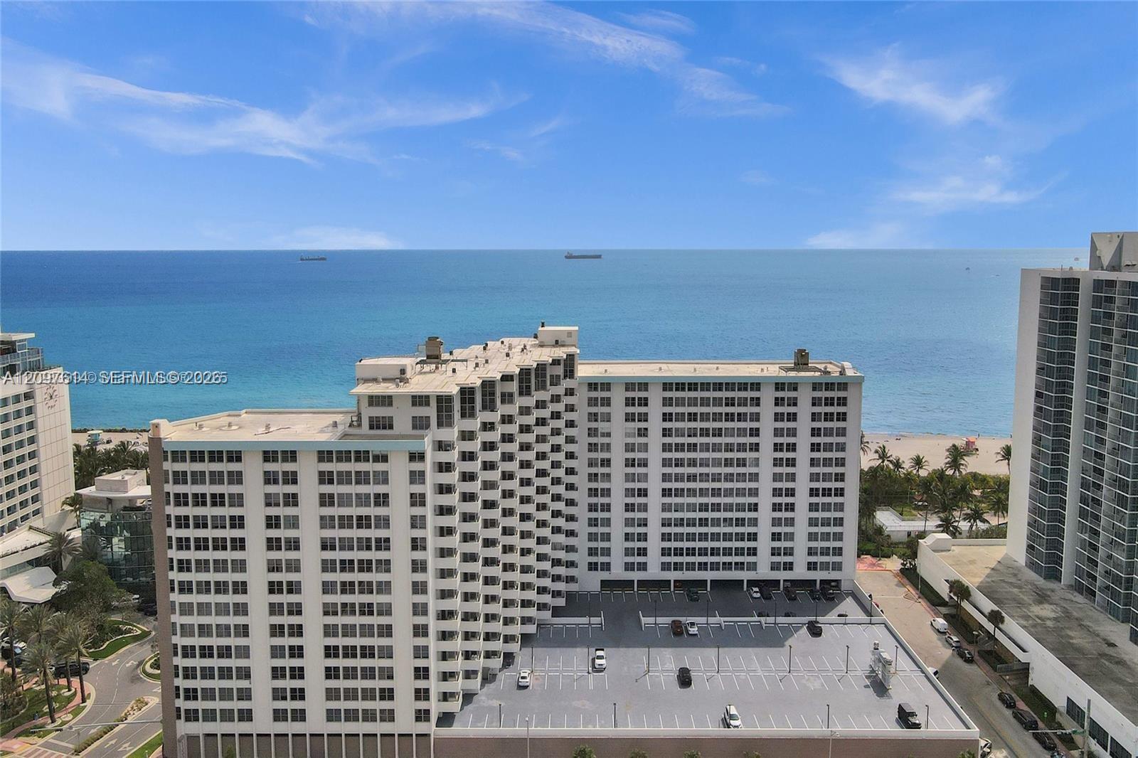 2899 Collins Avenue gallery image #1