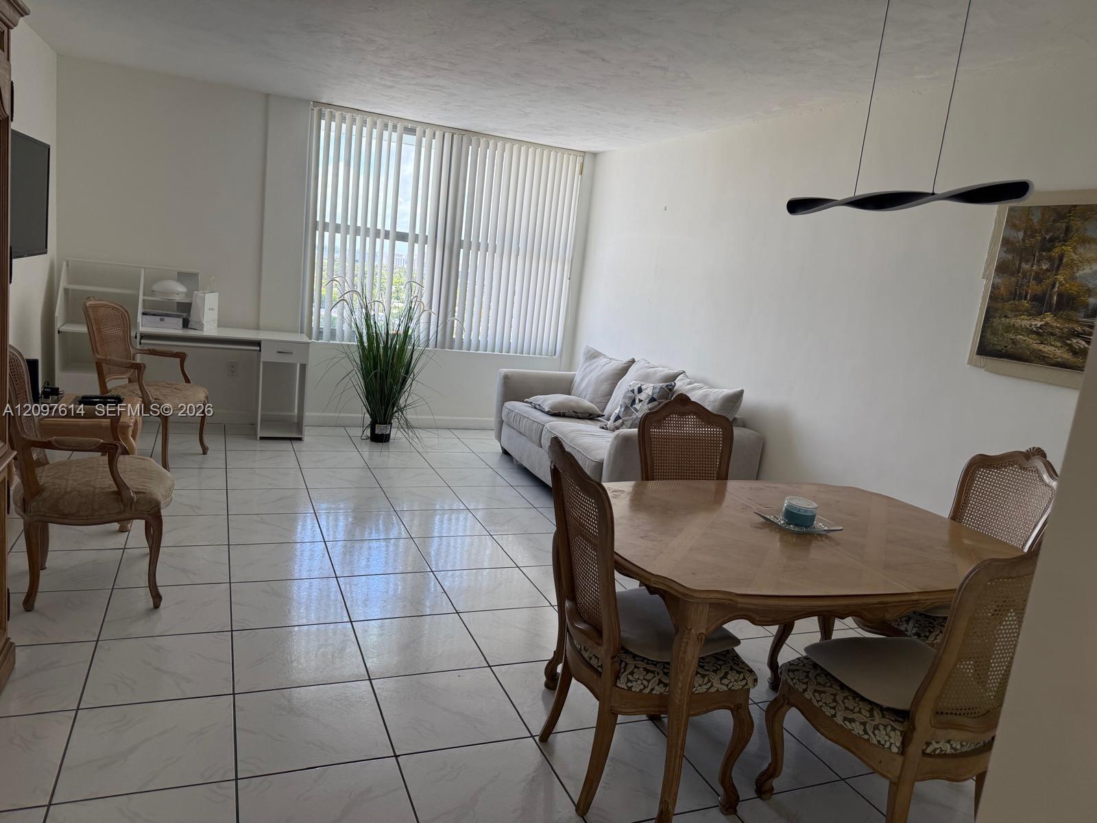 2899 Collins Avenue gallery image #10