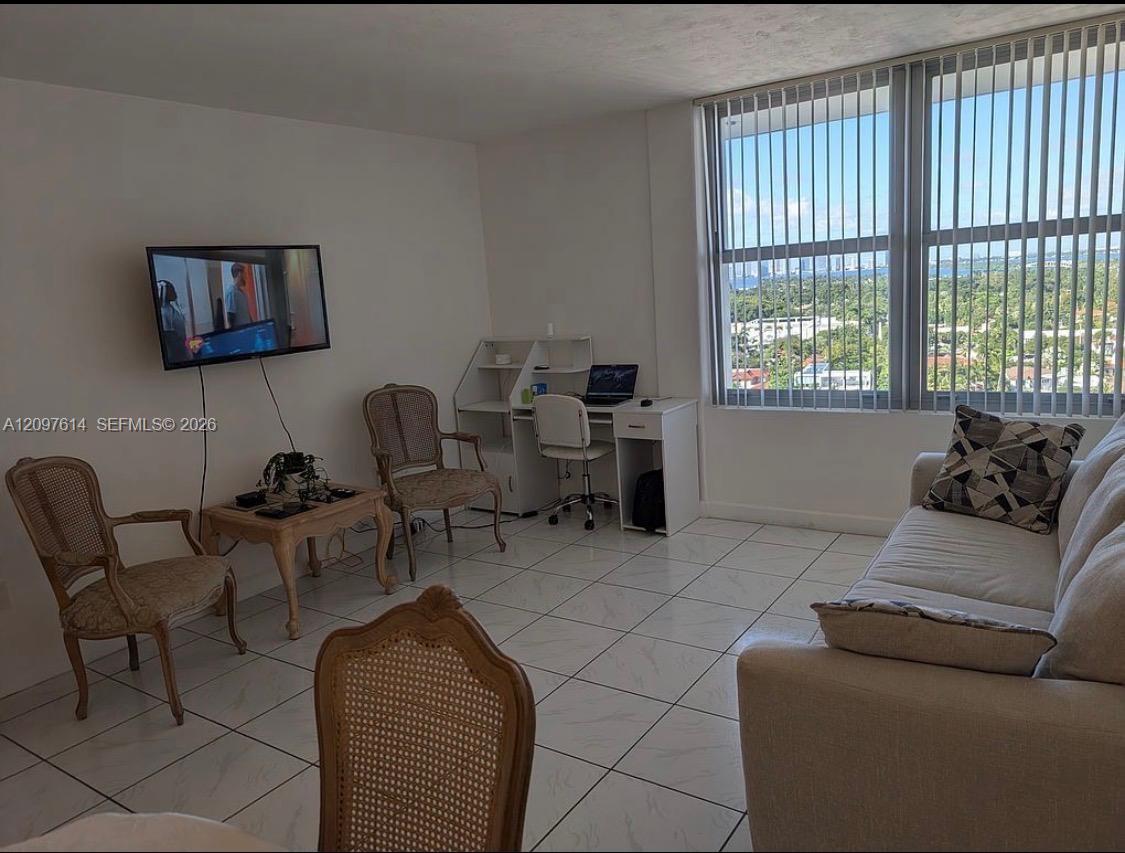 2899 Collins Avenue gallery image #9