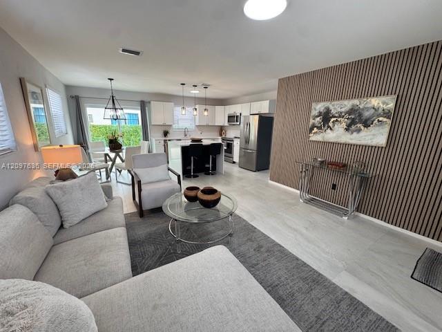 982 NW 3rd Street