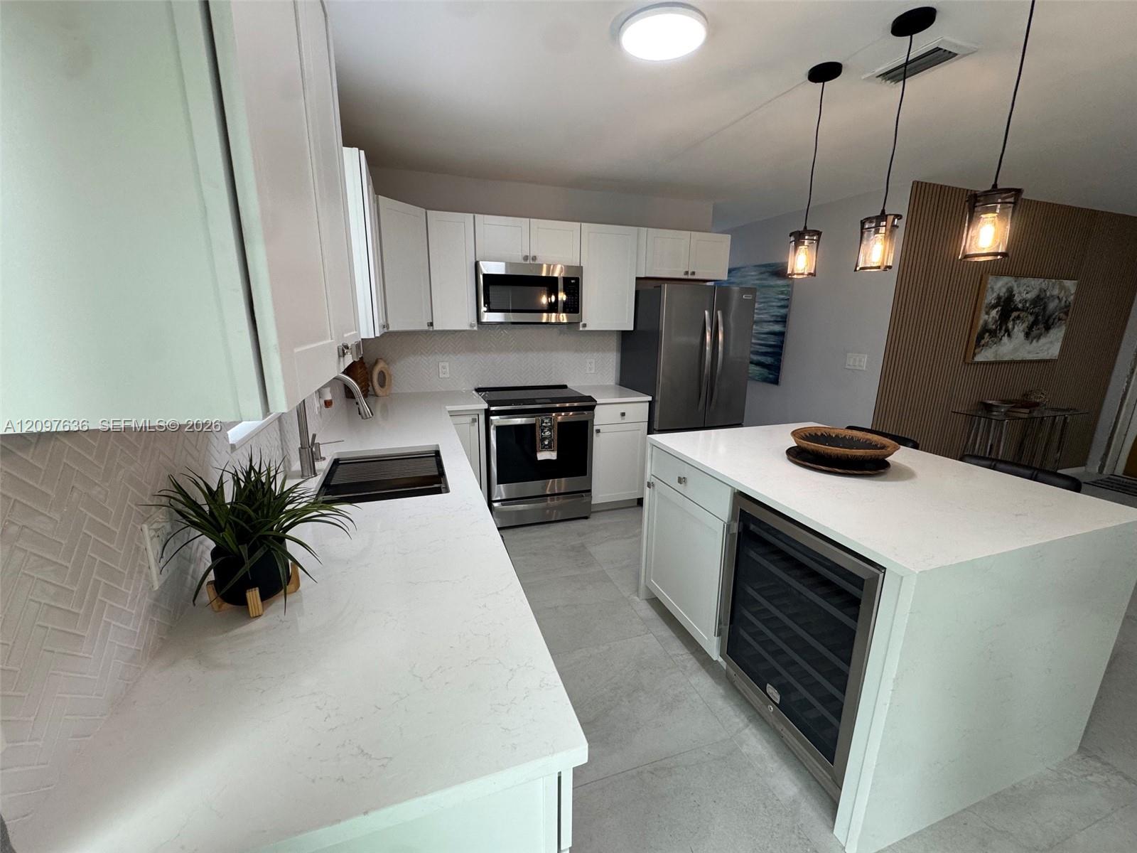 982 NW 3rd Street