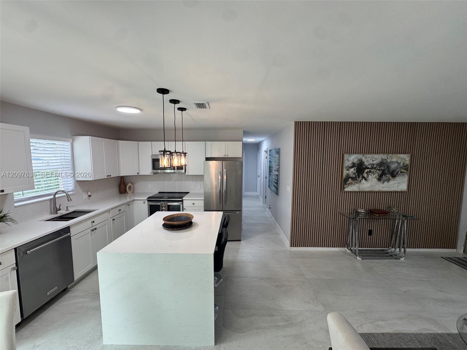 982 NW 3rd Street