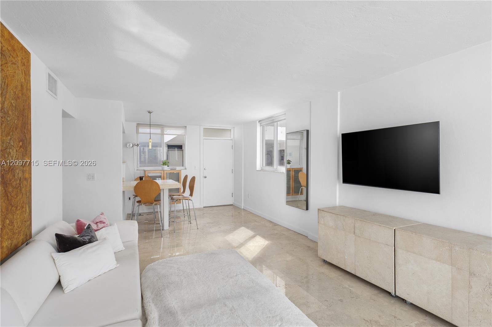 1670 Bay Road gallery image #9