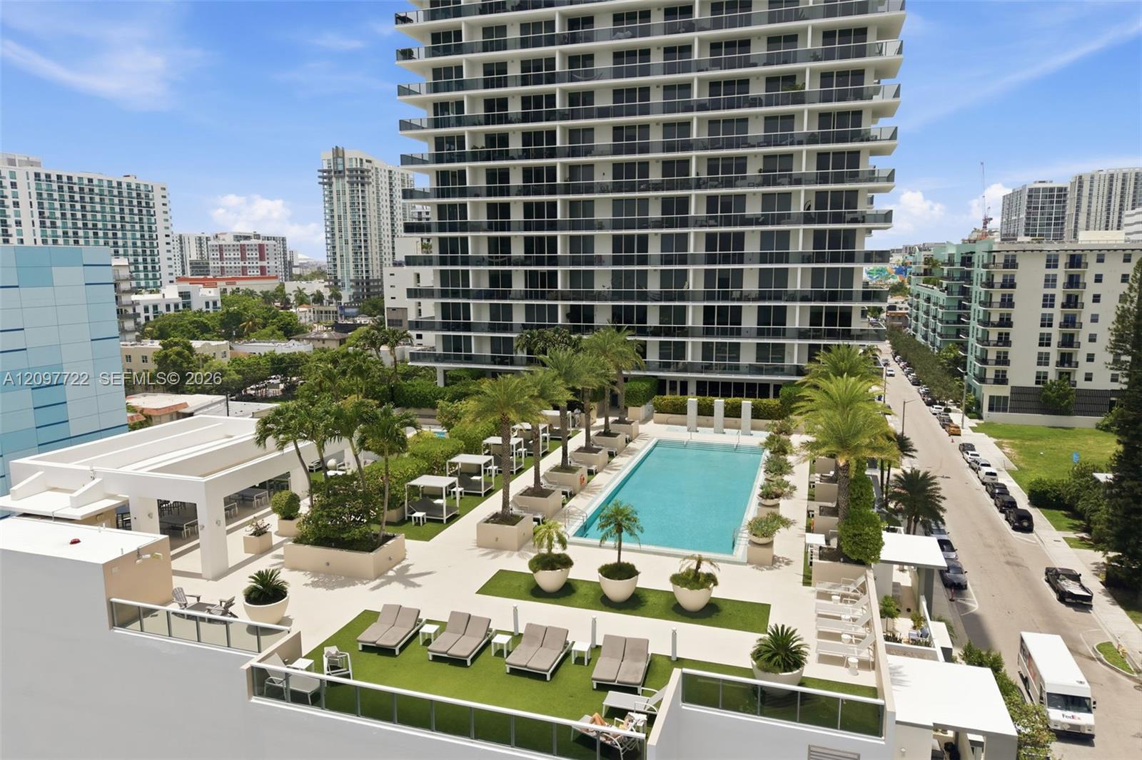 600 NE 27th Street