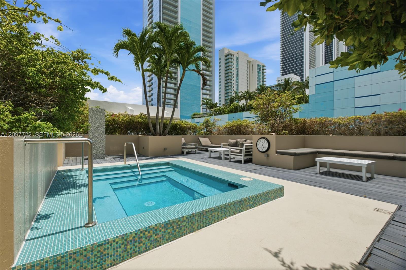600 NE 27th Street