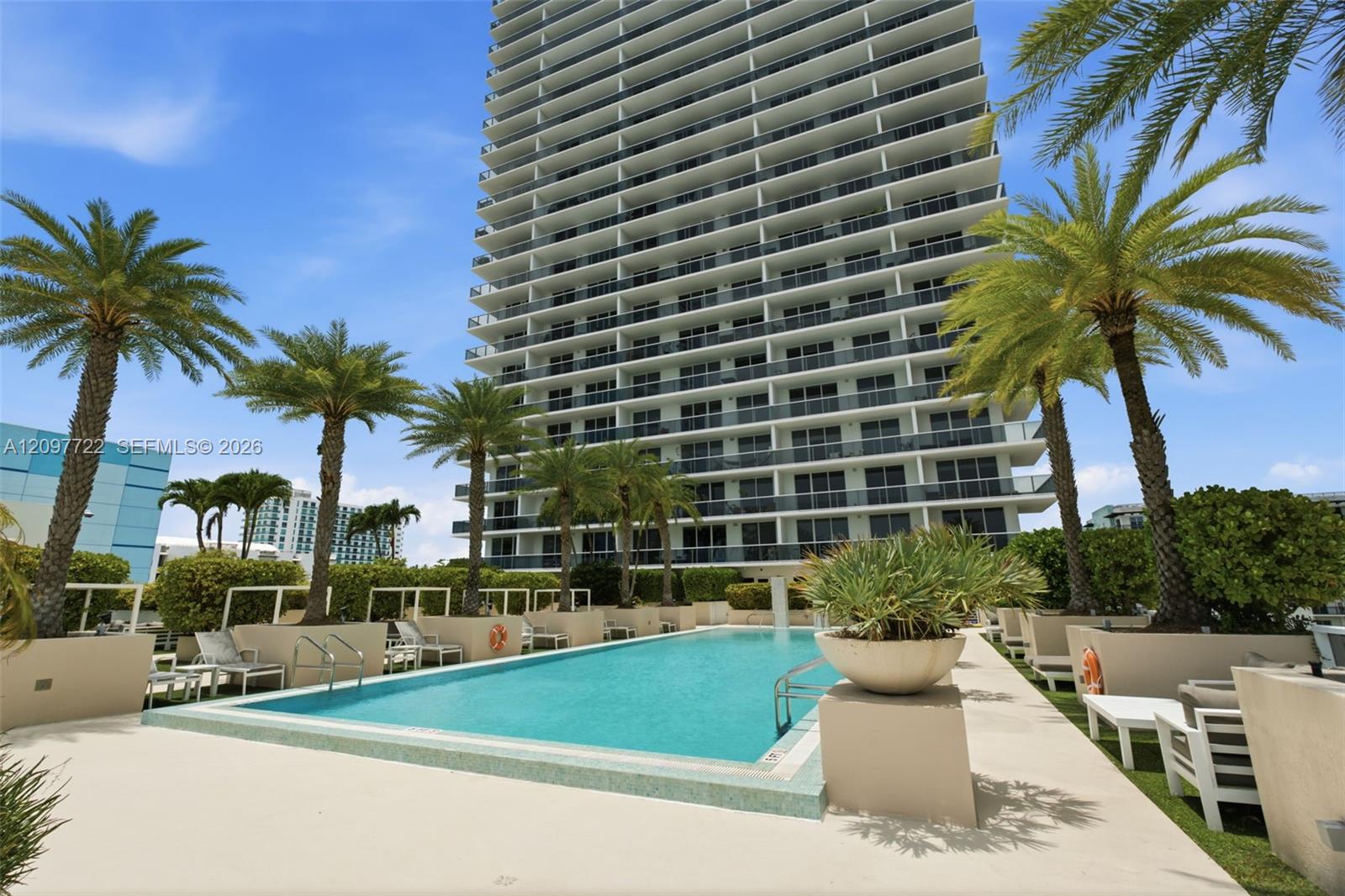 600 NE 27th Street