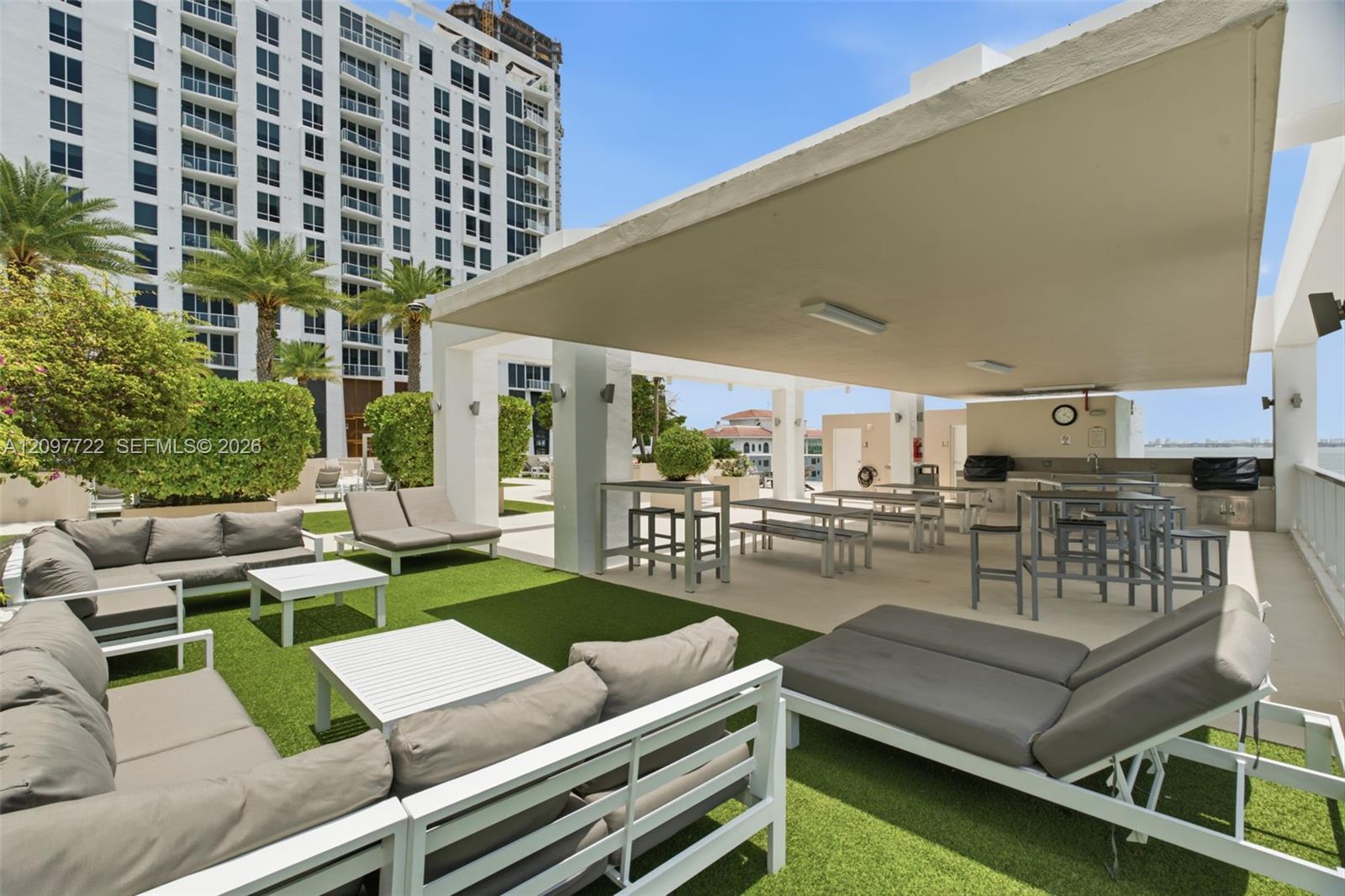 600 NE 27th Street