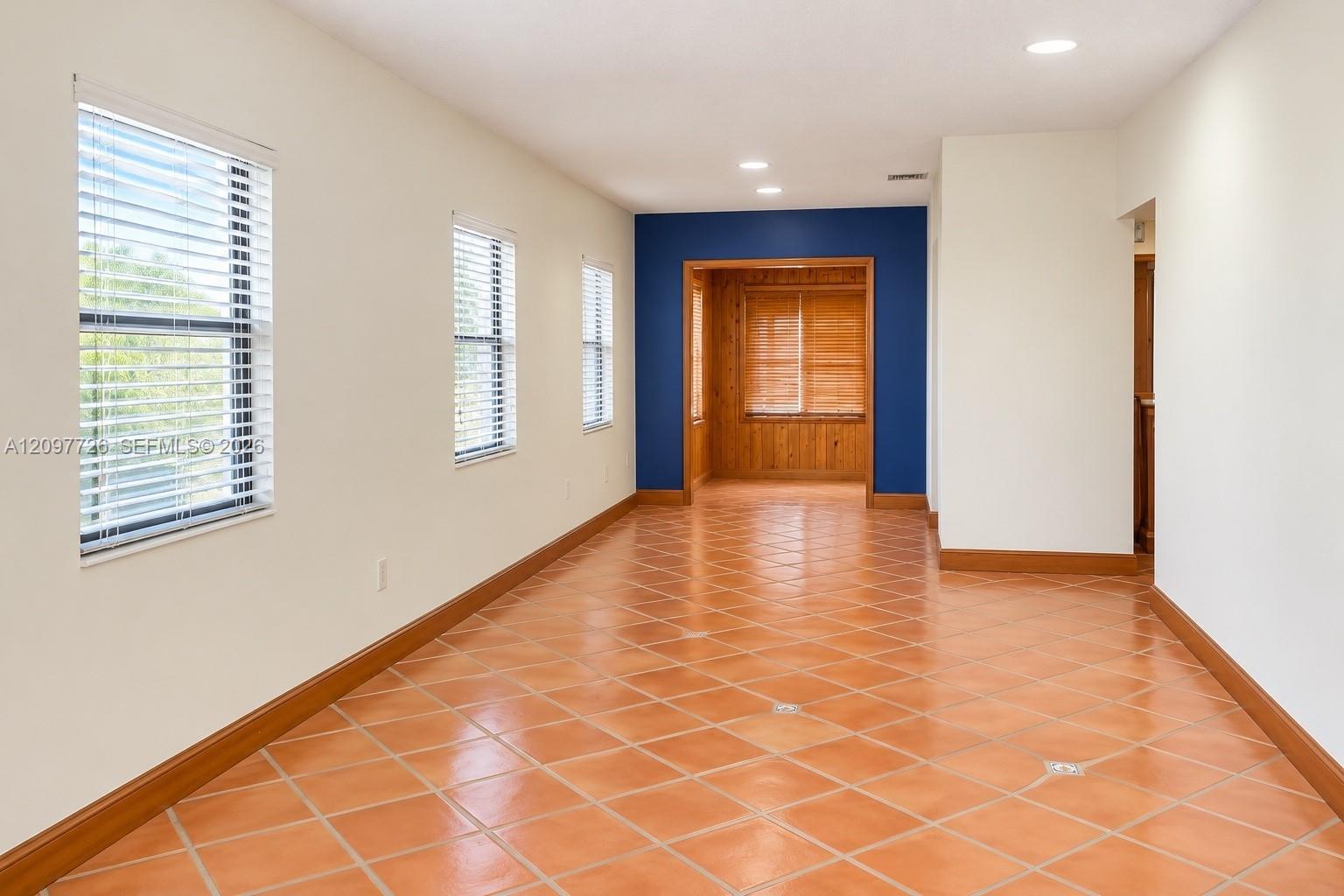 333 Whitethorn Drive