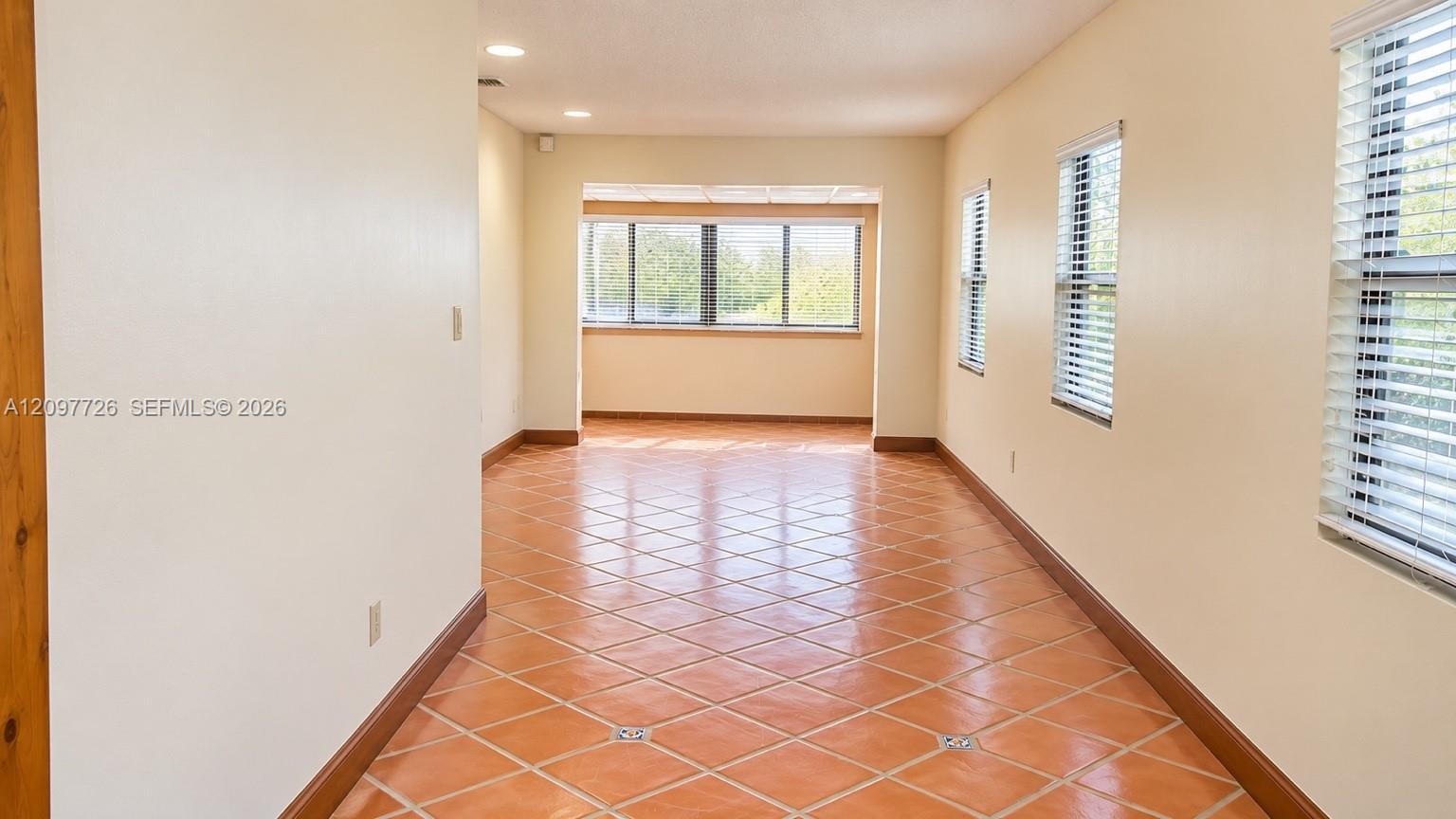 333 Whitethorn Drive