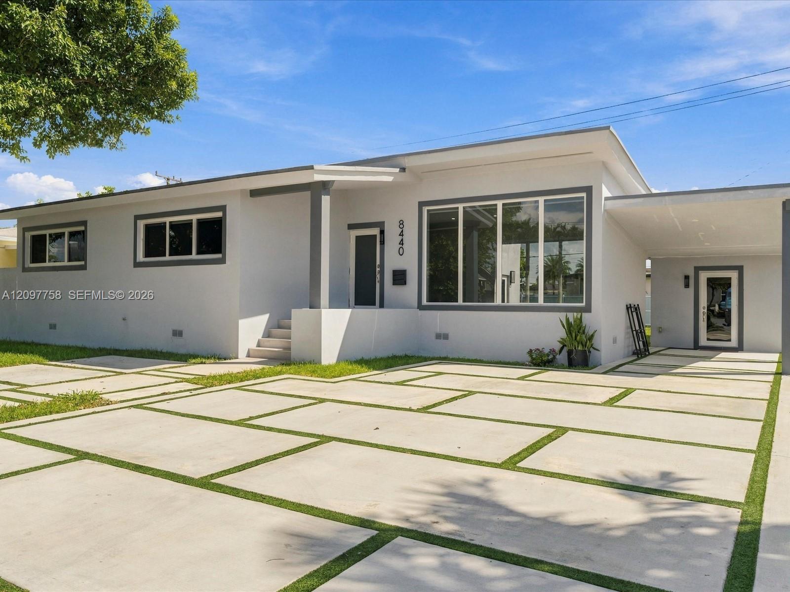 8440 SW 34th Terrace