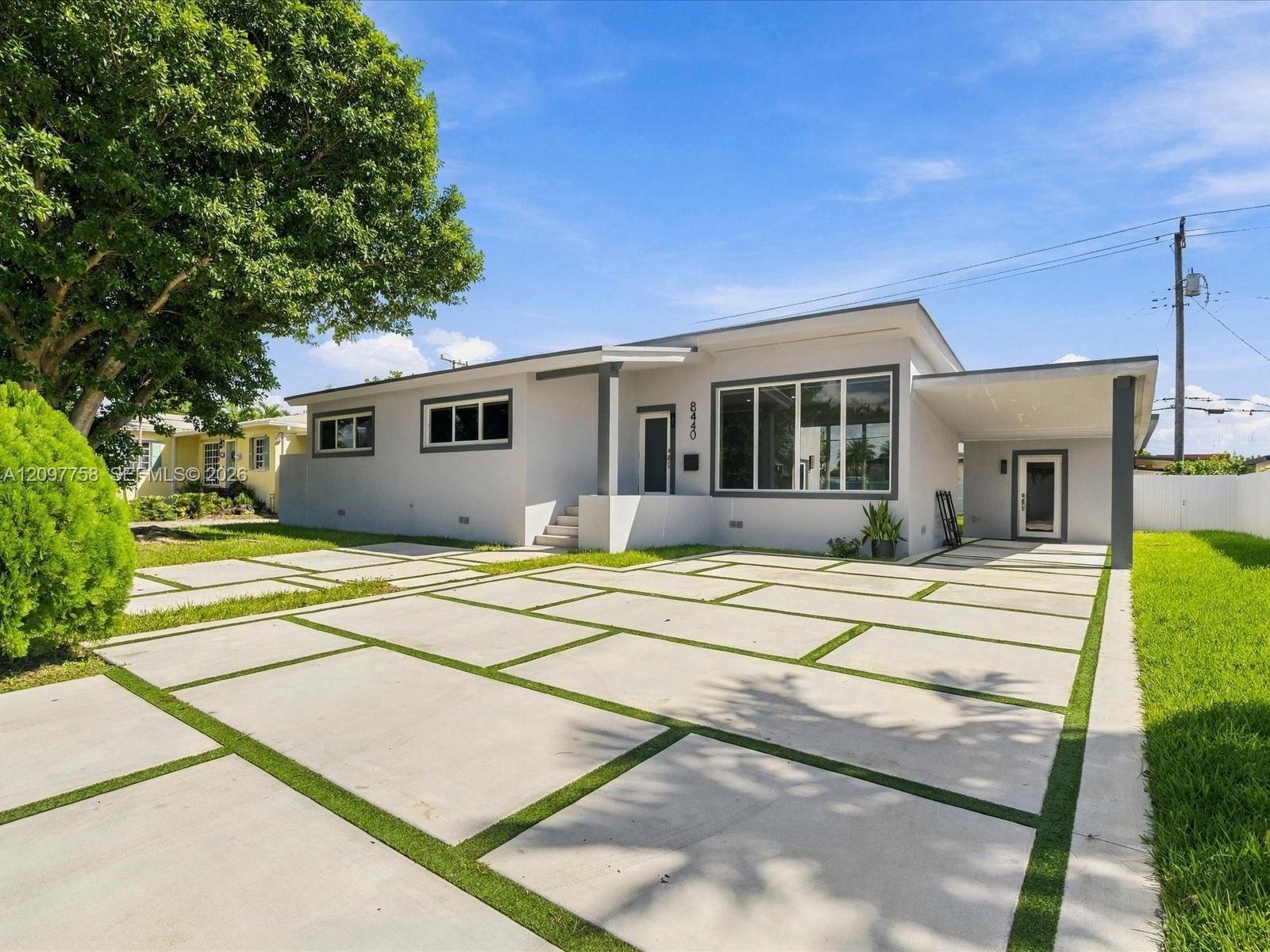 8440 SW 34th Terrace