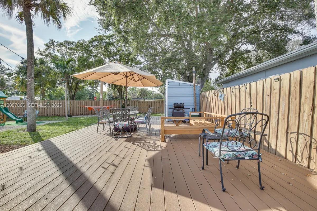 1237 SW 28th Street gallery image #15