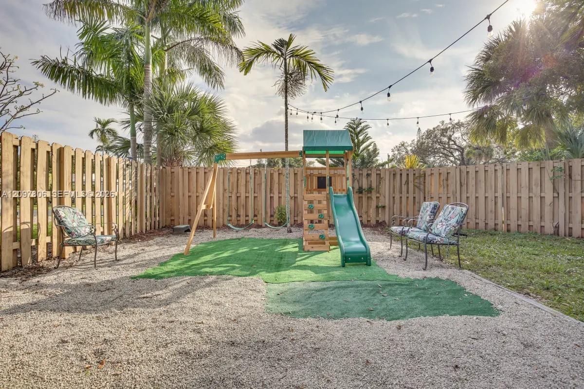1237 SW 28th Street gallery image #19