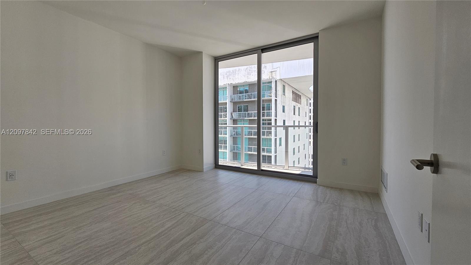 77 SE 5th Street