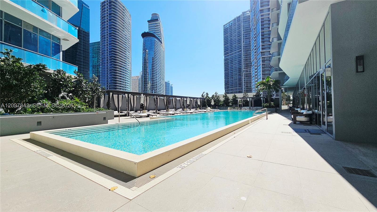 77 SE 5th Street