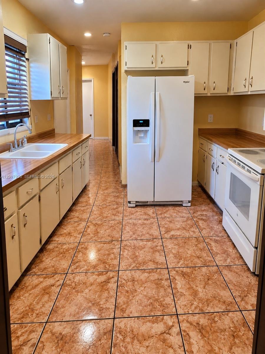 15600 NW 28th Court