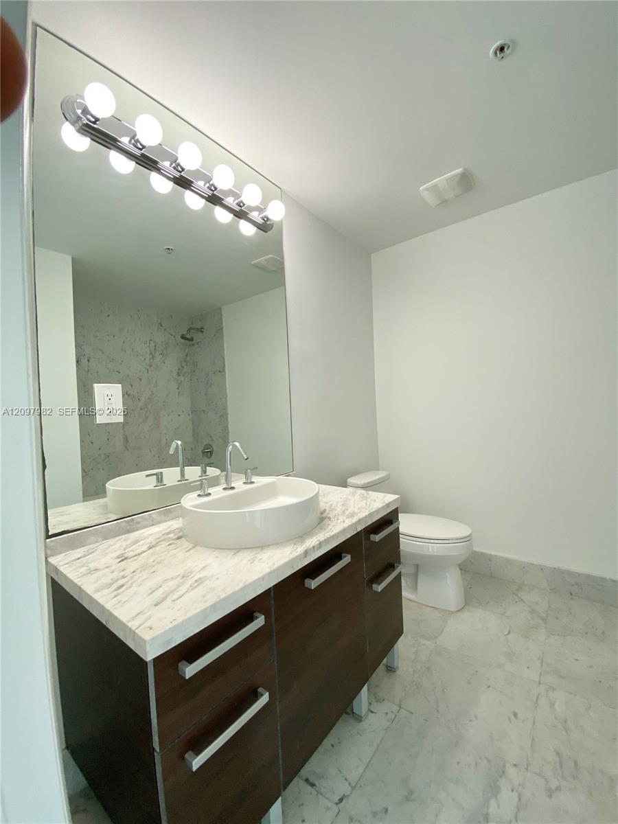 253 NE 2nd Street