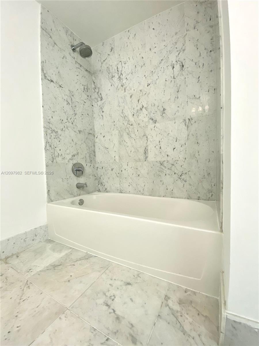 253 NE 2nd Street