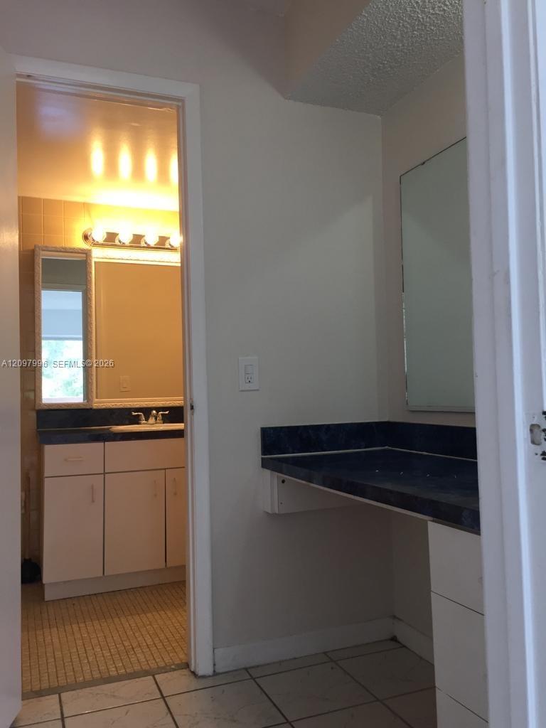 400 NE 18th Avenue