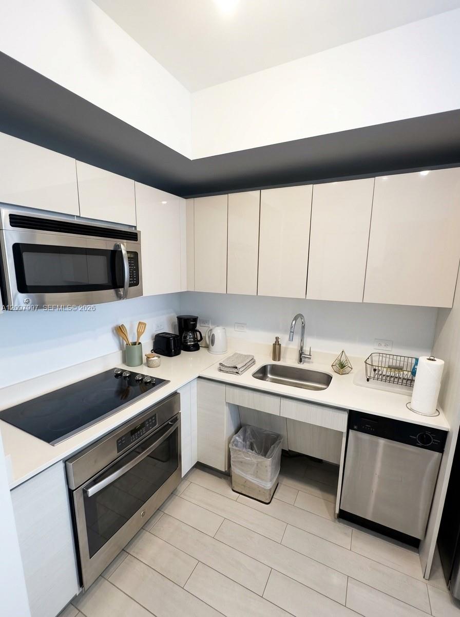 2602 E Hallandale Beach Boulevard gallery image #11