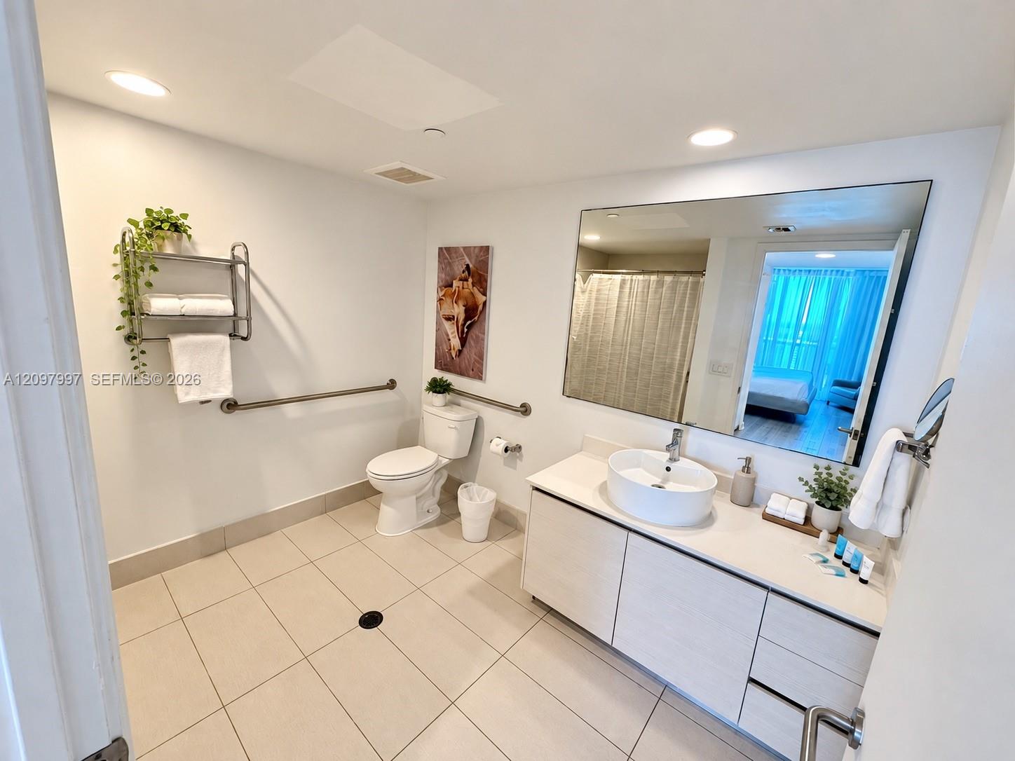 2602 E Hallandale Beach Boulevard gallery image #7