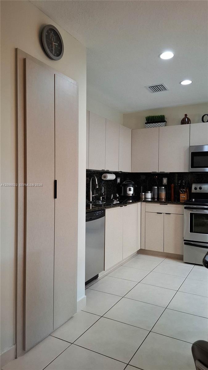 5983 SW 162nd Place