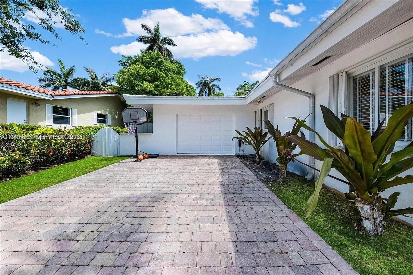 1255 NE 93rd Street