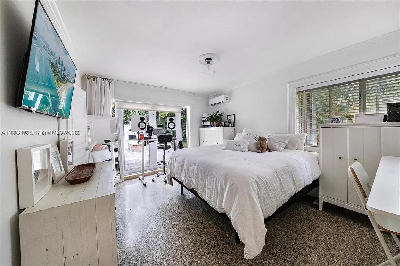 1255 NE 93rd Street