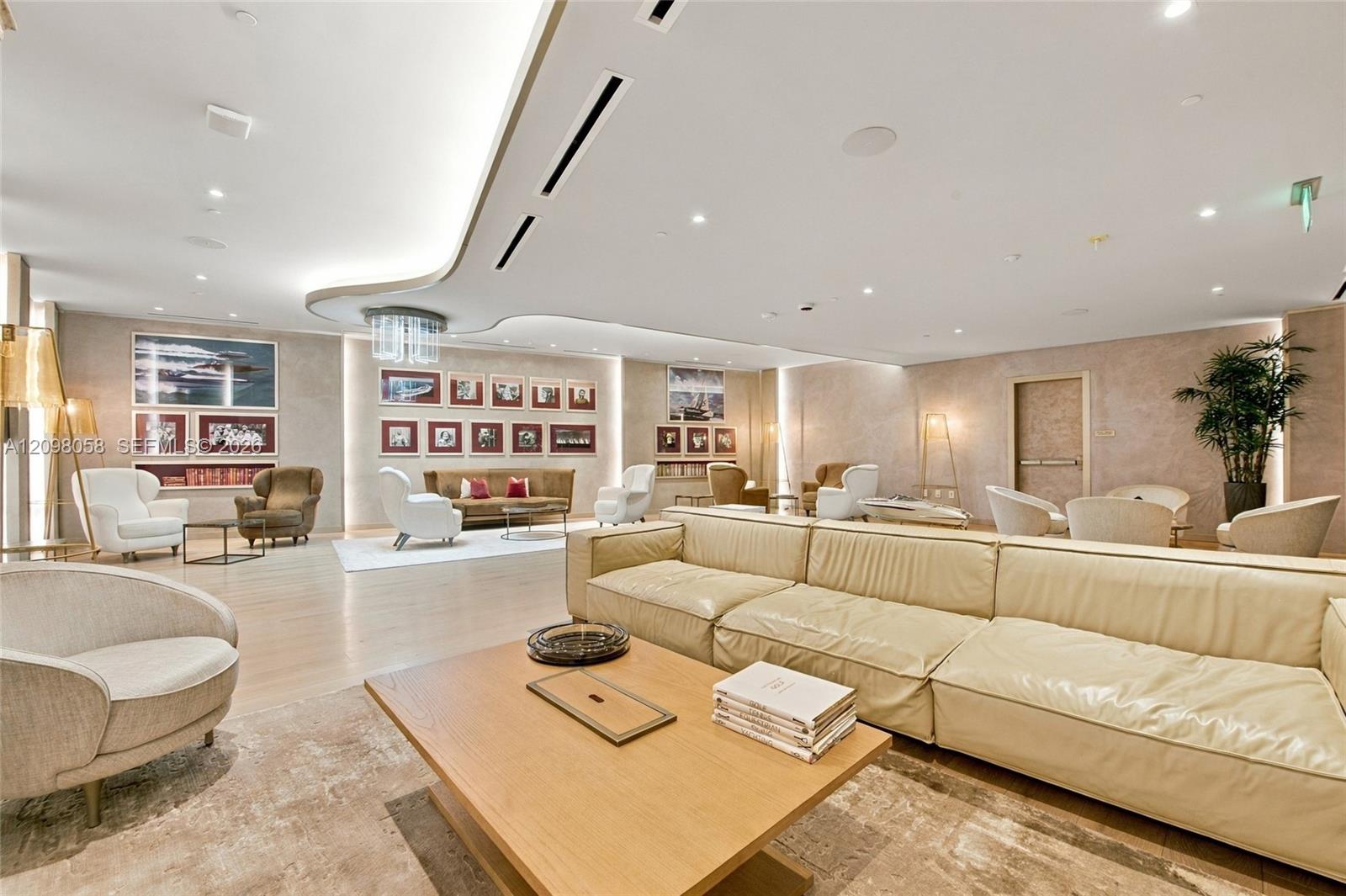 1000 Brickell Plaza