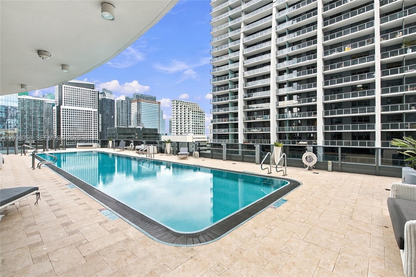 1000 Brickell Plaza