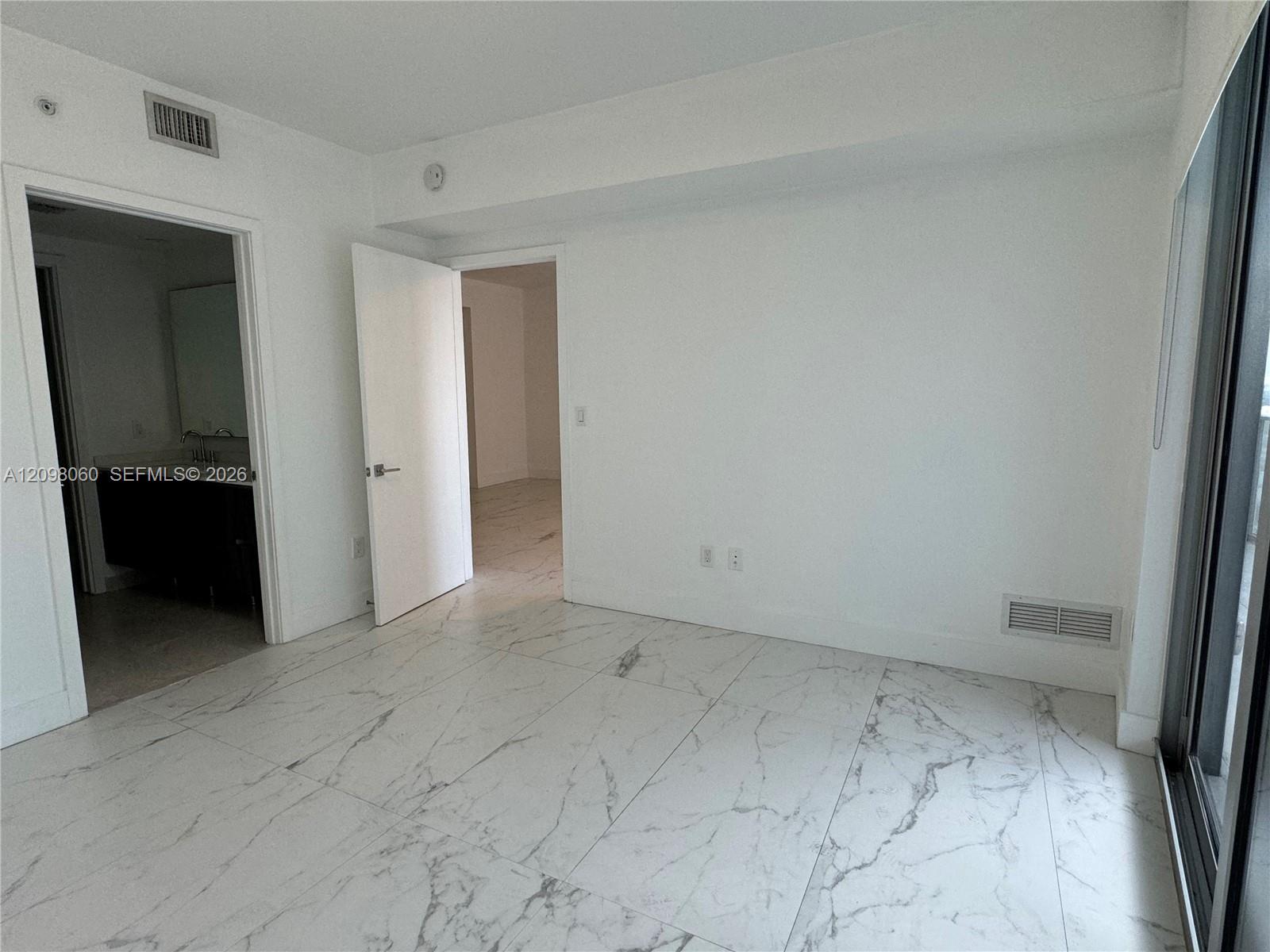 488 NE 18th Street