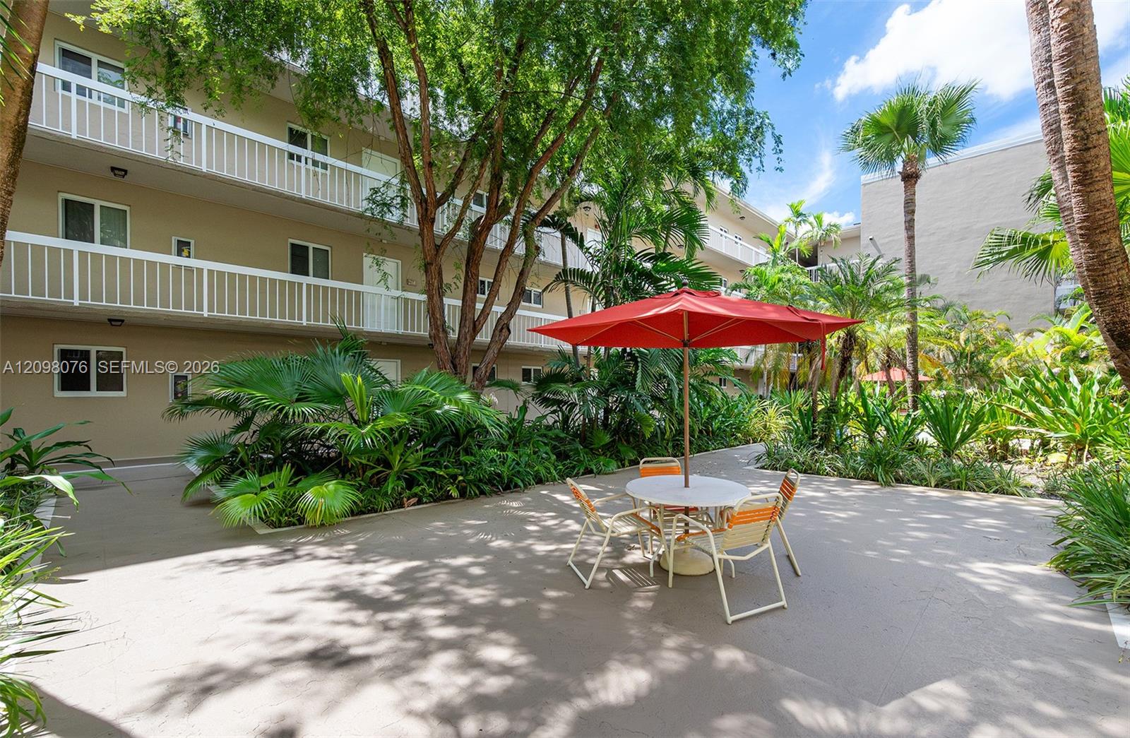 7845 Camino Real