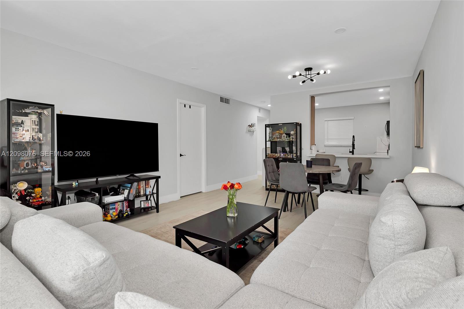 7845 Camino Real