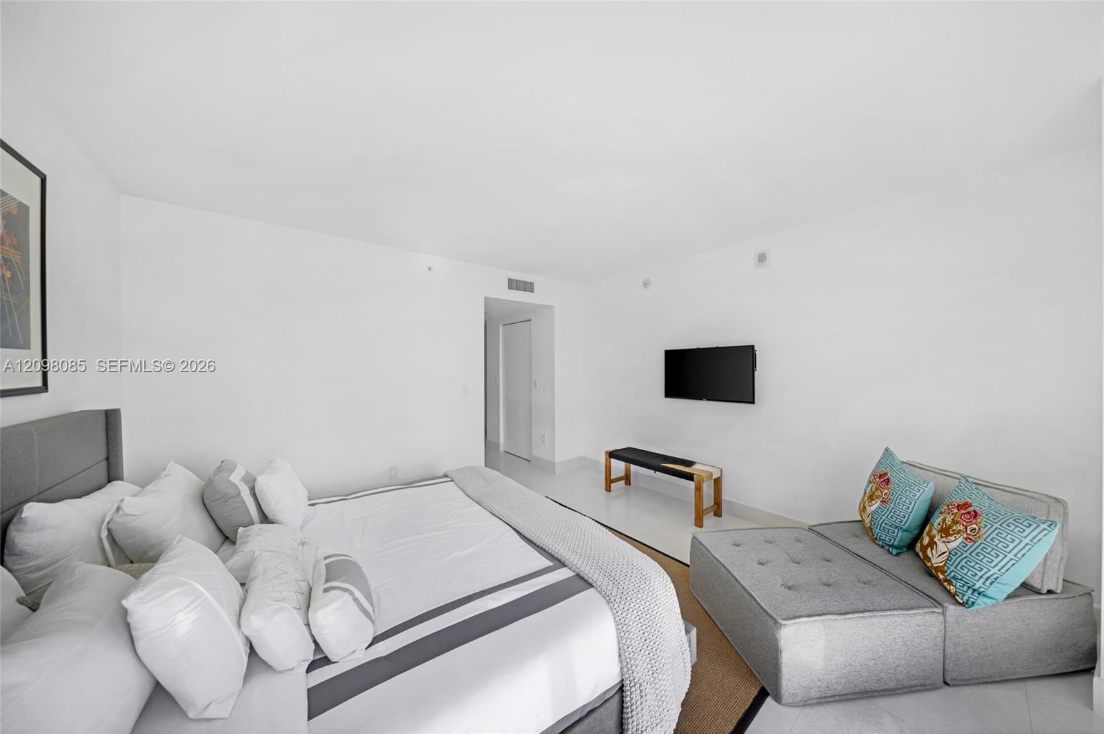 2600 E Hallandale Beach Boulevard gallery image #11