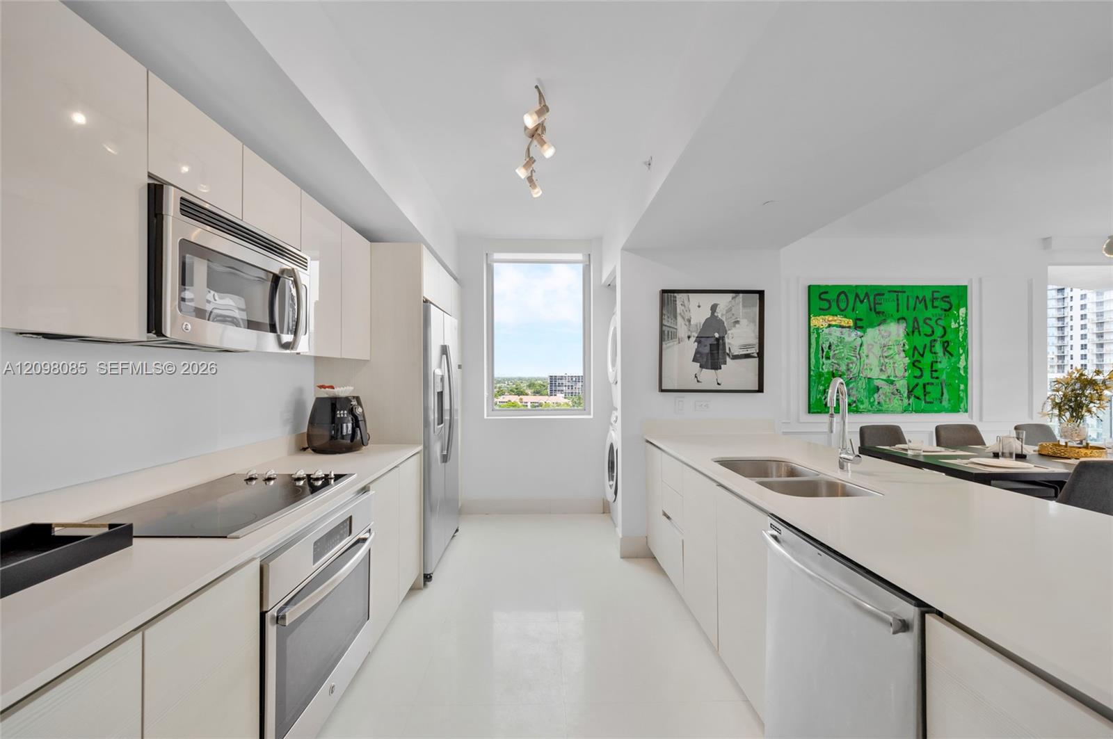 2600 E Hallandale Beach Boulevard gallery image #18