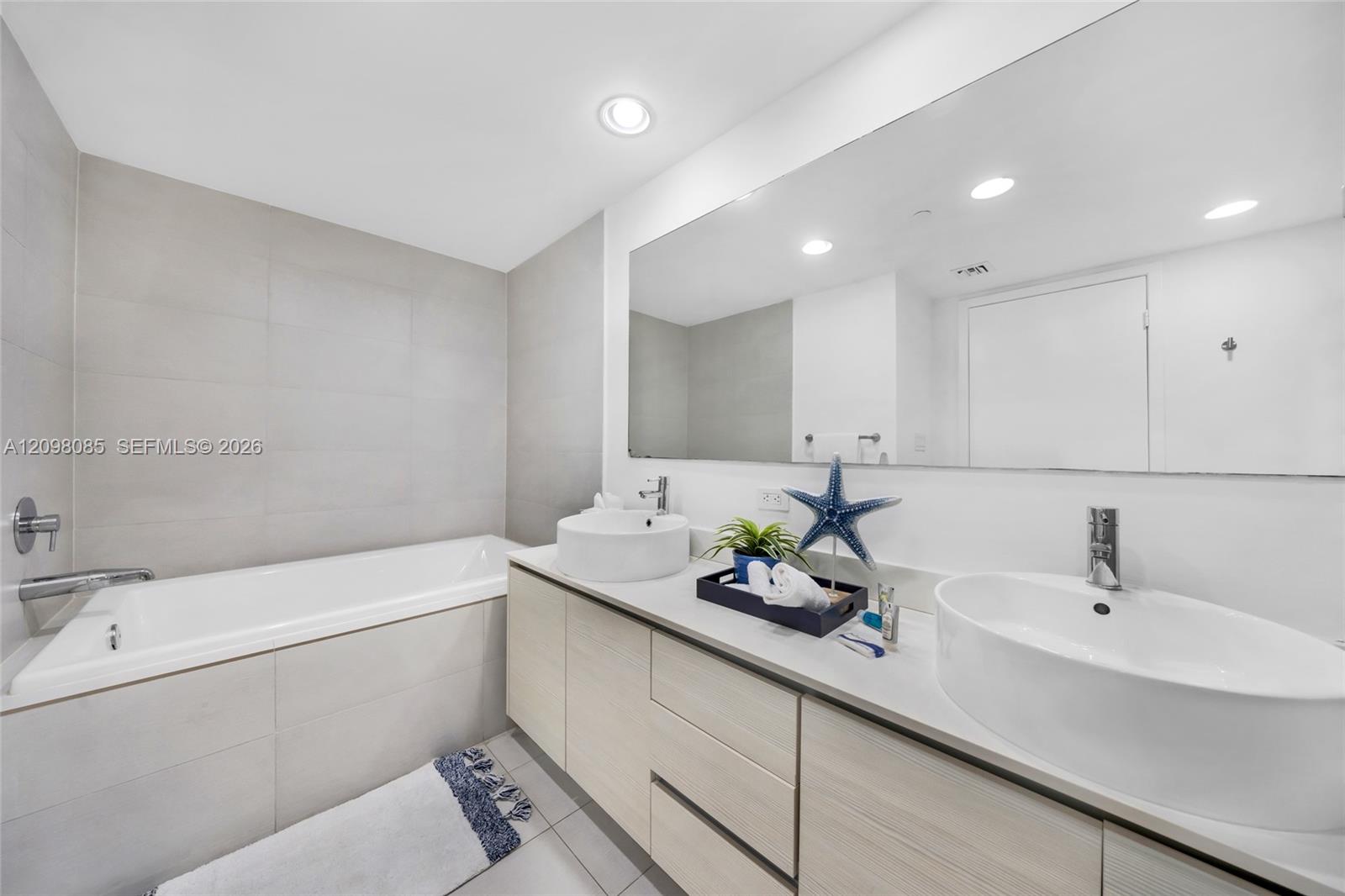 2600 E Hallandale Beach Boulevard gallery image #22