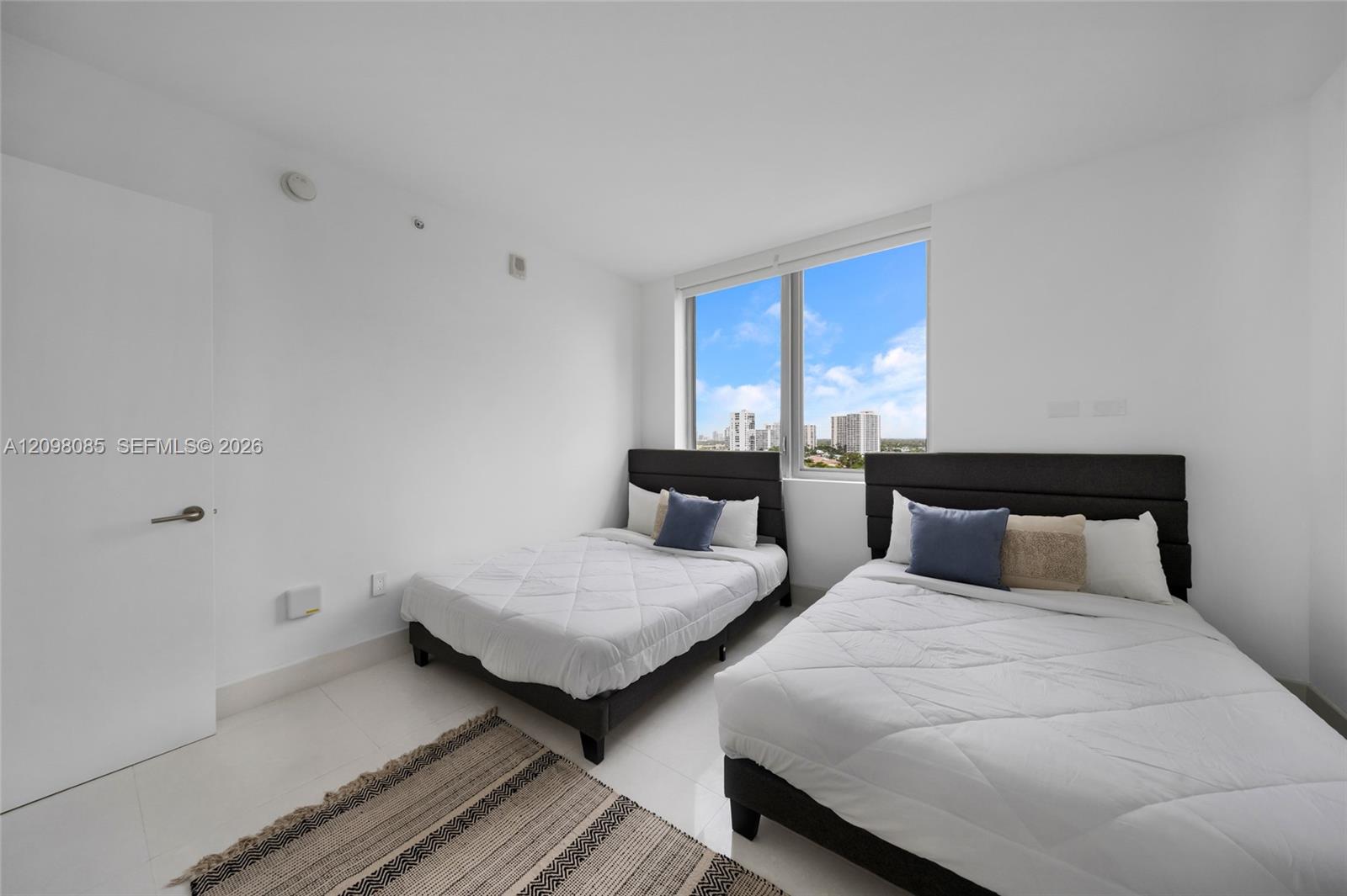 2600 E Hallandale Beach Boulevard gallery image #34